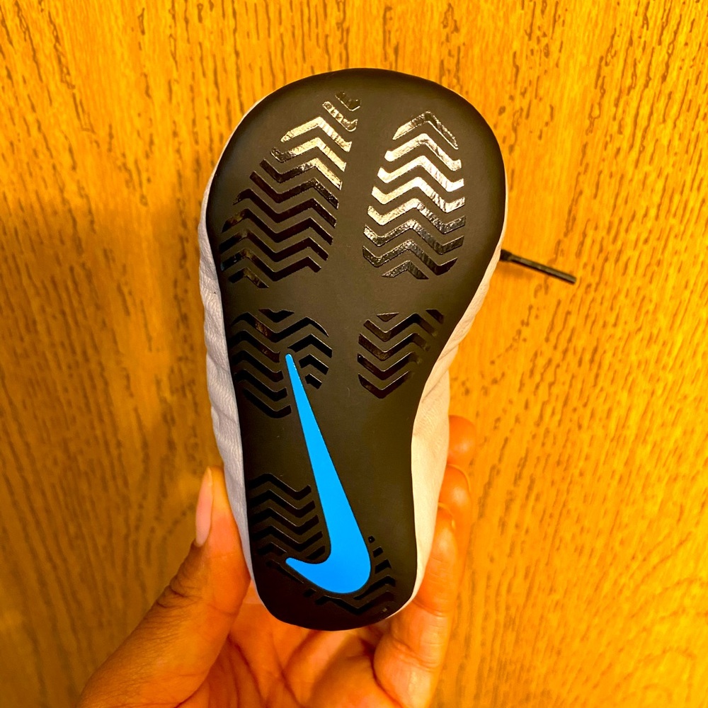 Little baby Nike foams